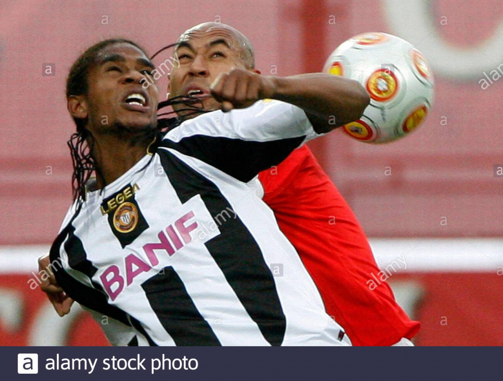 benficas-luisao-r-fights-for-the-ball-with-nacionals-edgar-silva-during-their-portuguese-premier-league-soccer-match-at-cho.jpg